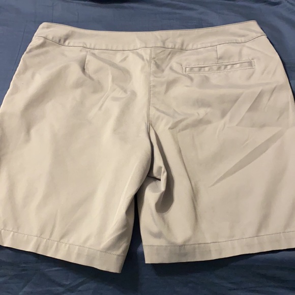 PGA Tour shorts - Picture 2 of 3